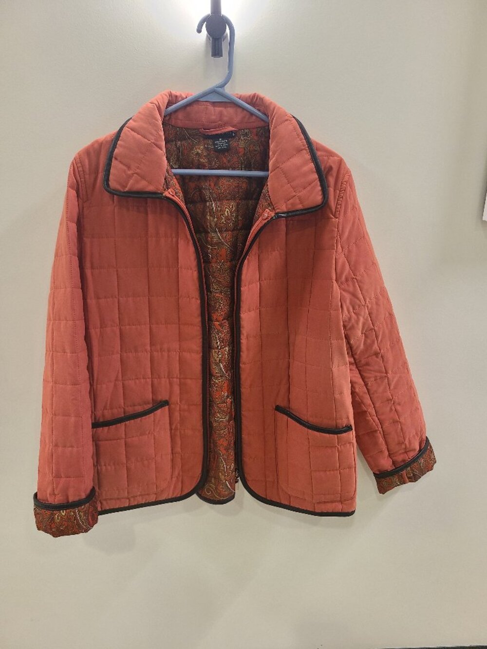 Statements Orange Puffer Jacket XL Black Lined Coat with Roll Cuffs